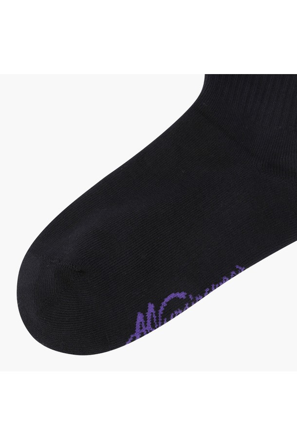 여성 레이어드 쿼터 삭스 블랙(MQ322LSO73)은 면 70%, 나일론 21%, 폴리우레탄 9%의 혼용률로 제작되었으며, 23-25cm 사이즈의 중간 두께 쿼터 길이 양말입니다. 두 겹 레이어드 디자인과 중목 스타일로, 일상 및 골프 활동에 적합하며, 블랙, 라이트핑크, 오프화이트 세 가지 색상으로 제공됩니다.
