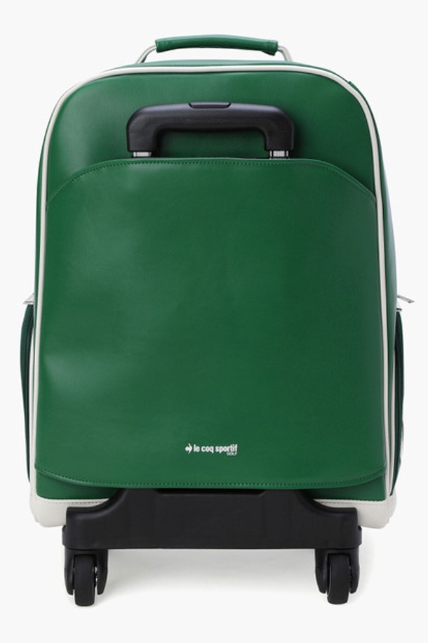 여성 헤리티지 트롤리백 (GQ322LTB71)은 폴리우레탄, 폴리에스터 소재의 라지 사이즈 트롤리백입니다. 클래식 무드와 골프 스타일 디자인에 프리미엄 컬러, 로고 패턴, 레터링 및 사이드라인 디테일이 돋보이며, 4륜 바퀴와 높이 조절 기능으로 편의성을 높였습니다. 신발 수납 공간을 포함한 내부 수납 공간 최적화와 실용적인 내부 구성, 지퍼형 잠금 방식으로 골프 활동에 적합한 기능성을 제공합니다.
