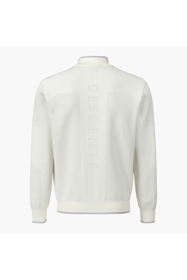 남성 조직감 하이넥 풀집업 가디건 (DQ32MFKO81)은 봄, 가을 시즌에 착용하기 좋은 남성용 아우터입니다. DGRG, IVYG 두 가지 색상으로 출시되었으며, 골프 및 일상 용도로 활용 가능합니다. 레귤러핏에 하이넥 디자인, 집업 여밈 방식이 특징이며, 두꺼운 두께감과 탄탄한 촉감의 이중직 소재로 제작되었습니다. 경량 기능성을 갖춰 활동성을 높였으며, 스포티하고 미니멀한 스타일을 연출합니다.
