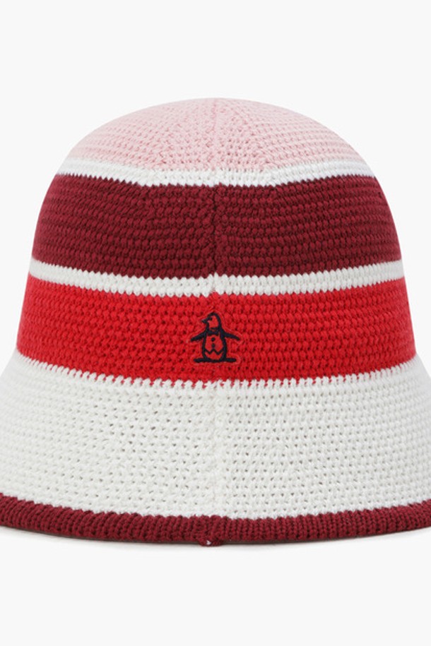 **여성 니팅 크로쉐 버킷햇 레드(MQ322LCP82)**는 부드러운 면과 폴리에스터 혼방 소재로 제작되어 봄, 여름 시즌에 시원하게 착용하기 좋습니다. 챙 넓이 7.5cm의 버킷햇으로, 크로쉐 짜임과 니팅 디자인이 어우러져 캐주얼, 리조트, 에스닉 스타일을 연출하며, 핸드메이드 감성으로 특별함을 더합니다. 골프, 여행, 휴양지 룩에 포인트를 줄 수 있는 세련된 레드 컬러의 버킷햇입니다.
