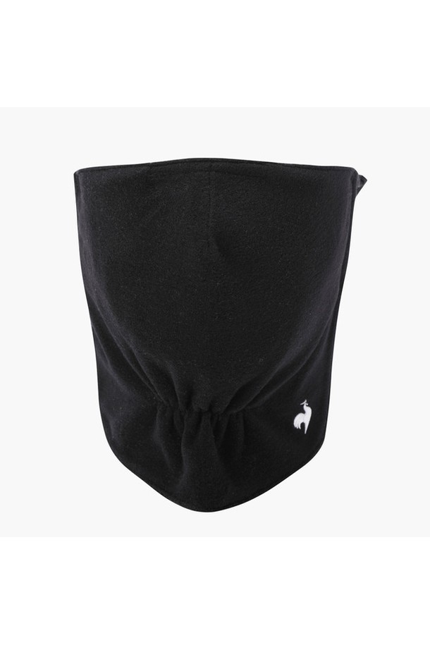 여성 플리스 방한 마스크 (GQ322LSA91)는 겨울철 추위로부터 당신을 보호해 줄 방한용 마스크입니다. 부드러운 플리스 소재와 두꺼운 두께로 보온성을 높였으며, 블랙, 핑크 두 가지 색상으로 제공됩니다. 폴리에스터, 나일론, 폴리우레탄 혼방 소재로 제작되어 가볍고 내구성이 뛰어나며, 형태 유지가 용이합니다. 사이즈 조절이 가능하며, 실리콘 스토퍼와 메쉬 통기구를 갖춰 활동성과 편안함을 동시에 제공합니다. 골프, 겨울 스포츠, 아웃도어 활동 시 유용하게 사용하실 수 있습니다.
