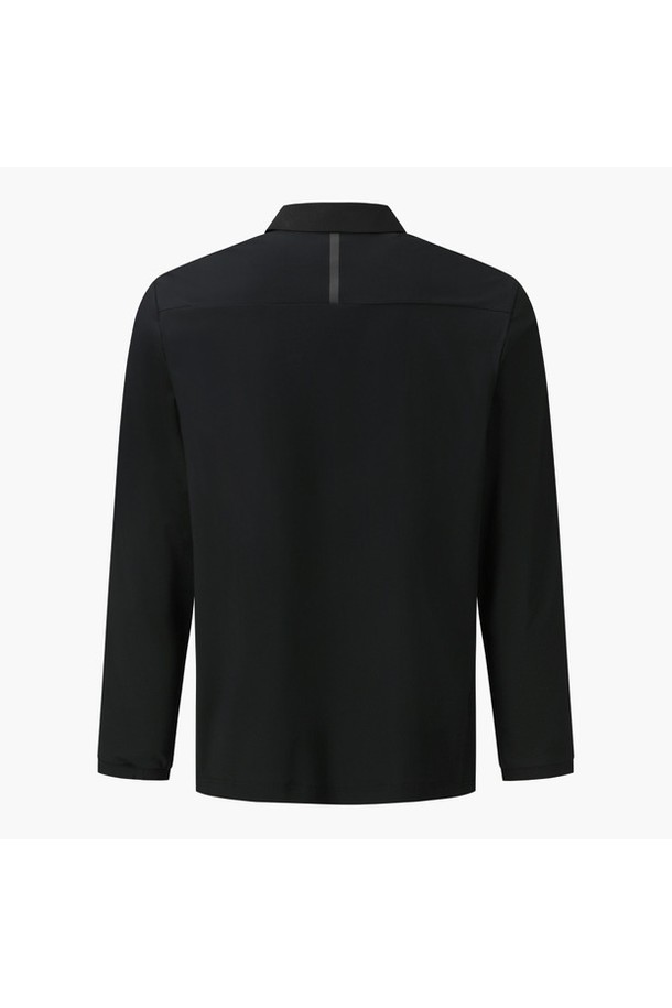 남성 우븐 카라 긴팔 티셔츠 (SET-UP) (DQ32MFTL8A)는 골프 및 일상용으로 활용 가능한 남성용 카라 티셔츠입니다. 봄, 여름 시즌에 적합하며, 스포티, 베이직 스타일을 연출할 수 있습니다. 레귤러 핏의 긴소매 디자인으로, Y넥 라인이 특징이며, 나일론과 폴리우레탄 혼방 소재로 제작되어 경량성과 신축성을 제공합니다. 부드러운 촉감과 셋업 스타일, 트리코트 MIX 디테일이 돋보이는 얇은 두께의 무지 티셔츠입니다. BEGG, BLKG 두 가지 컬러로 만나보실 수 있습니다.
