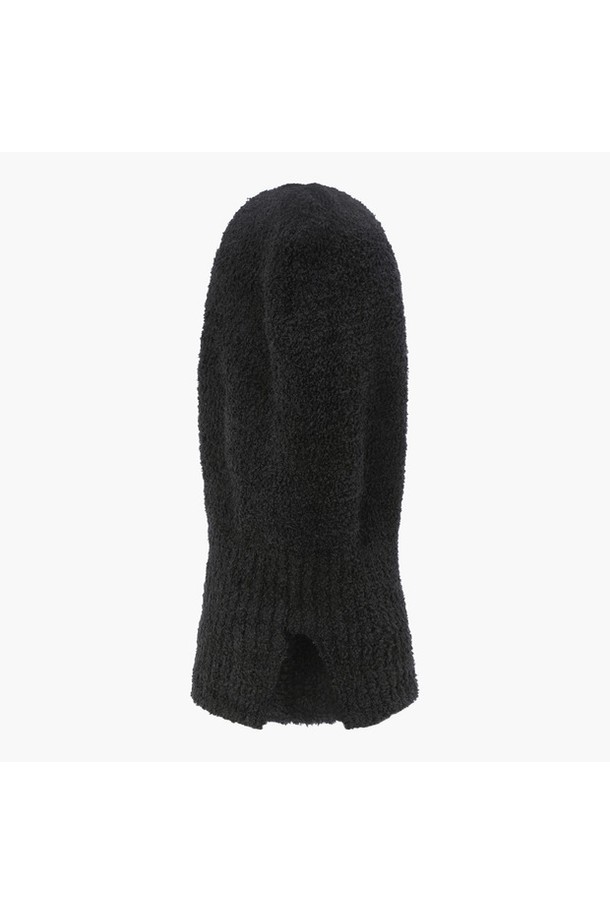 여성 탁텔 바라클라바 블랙 MQ422LWMO8은 골프룩, 캐주얼, 미니멀, 스포티 스타일을 위한 방한, 보온 기능을 갖춘 여성용 바라클라바입니다. 부드러운 촉감의 폴리에스터 소재로 제작되었으며, 깊은 모자 깊이와 두꺼운 두께로 겨울철에도 따뜻하게 착용할 수 있습니다. 무지 디자인에 일체형으로 제작되어 편안한 착용감을 제공합니다. 블랙, 라이트 핑크, 라이트 옐로우 세 가지 색상으로 출시되어 다양한 스타일에 매치하기 좋습니다. 스포츠 활동뿐만 아니라 일상생활에서도 활용 가능한 실용적인 아이템입니다.
