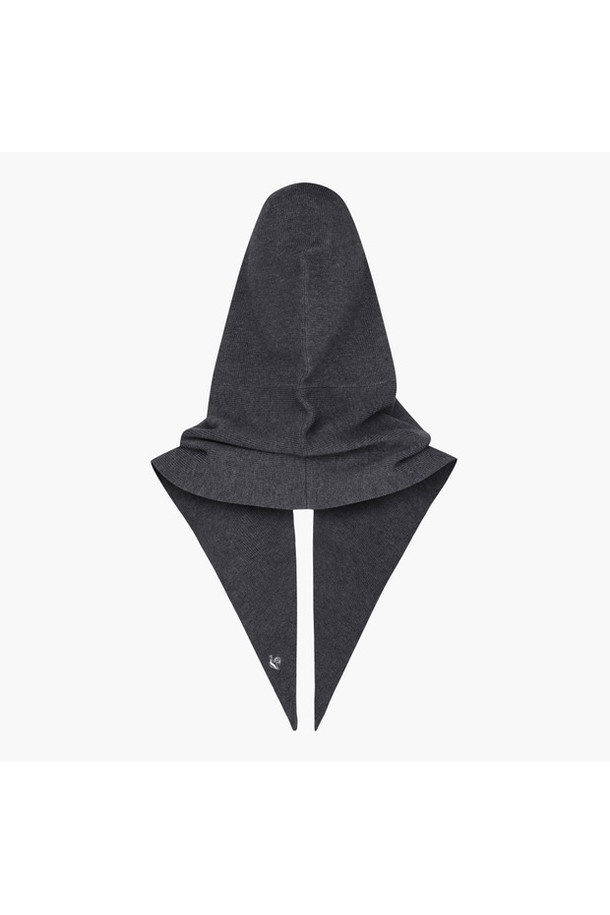 여성 니트 스카프 바라클라바 _MGRY GQ422LSAO2는 스포츠 활동과 일상에서 모두 활용 가능한 방한용품입니다. 부드러운 촉감의 니트 소재로 제작되어 보온성이 뛰어나며, 스카프 일체형 디자인으로 활동성을 높였습니다. 무지 디자인에 MGRY(엠지알와이) 컬러를 사용하여 스포티하면서도 캐주얼한 스타일을 연출할 수 있습니다. 골프, 등산, 러닝 등 다양한 스포츠 활동 시 착용하기 좋으며, 겨울철 추위로부터 얼굴과 목을 따뜻하게 보호해줍니다.
