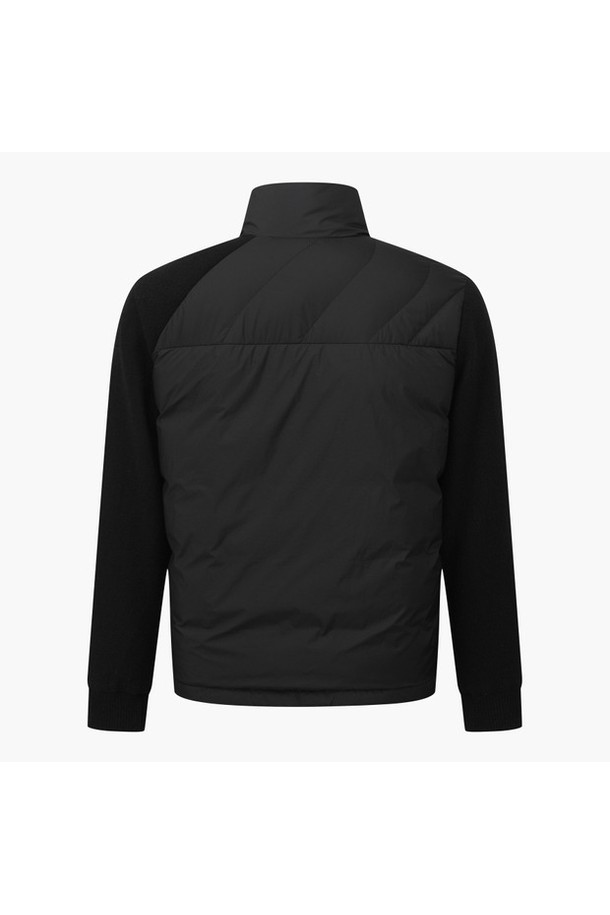 남성 웨이브 퀼팅 하이브리드 다운 점퍼 DQ42MFKOO3는 겨울철 골프 및 일상 활동에 적합한 스포티 스타일의 다운 점퍼입니다. 퀼팅 처리된 디자인에 레귤러핏으로 제작되었으며, 보온성과 발열 기능을 갖춘 두꺼운 두께감의 제품입니다. 겉감은 나일론, 모, 폴리에스터 혼방 소재로, 안감에는 발열 안감이 적용되어 따뜻함을 더합니다. 거위 솜털과 거위 깃털을 사용하여 부드러운 촉감을 제공하며, 집업 스타일의 긴 소매 디자인으로 편안하게 착용할 수 있습니다. 색상은 블랙(BLKG)과 라이트 그레이(LGYG) 두 가지로 출시되었습니다.
