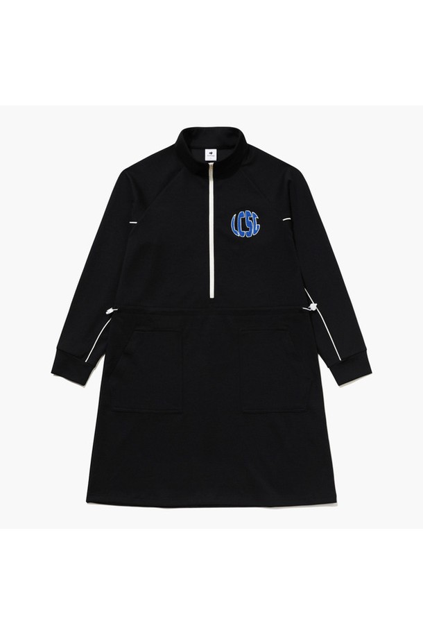 겨울철 라운딩과 일상에서 스타일리시하게 연출할 수 있는 여성 기모 저지 원피스입니다. 부드러운 촉감의 저지 소재에 보온성을 높여주는 기모 안감을 더해 따뜻하고 편안한 착용감을 선사합니다. 하프넥 디자인과 앞면 부클레 자수 디테일이 스포티하면서도 캐주얼한 무드를 연출하며, 레귤러핏으로 편안하게 착용 가능합니다. 긴 소매 기장과 두꺼운 두께감으로 추운 날씨에도 따뜻하게 몸을 보호해줍니다. 블랙과 크림 두 가지 색상으로 출시되어 골프룩, 겨울 데일리룩 등 다양한 스타일에 활용하기 좋습니다.
