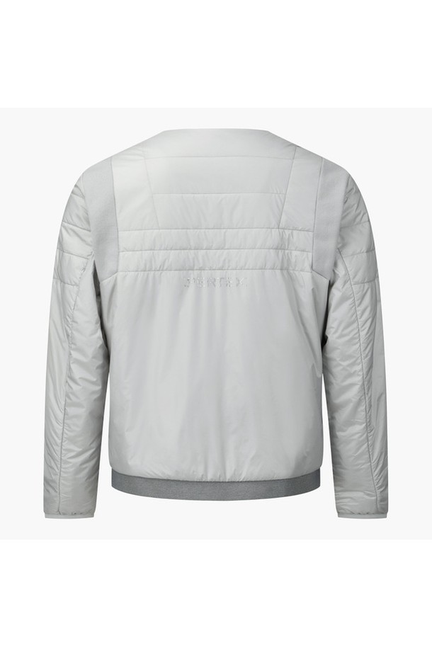 아크먼트(ACMT) 남성 경량 패딩 점퍼 DQ42MFDJO1은 겨울철 골프 및 일상 활동에 적합한 남성용 아우터입니다. 보온성이 뛰어난 프리마로프트 충전재와 발열 안감으로 제작되어 추운 날씨에도 따뜻함을 유지합니다. 부드러운 촉감의 나일론과 폴리에스터 혼방 소재에 어깨 부분 니트 디테일을 더해 스포티하면서도 캐주얼한 스타일을 연출합니다. 레귤러핏과 집업 여밈 방식, 무지 패턴으로 미니멀한 디자인을 강조했으며, 긴 소매 기장과 두꺼운 두께감으로 겨울철 데일리룩으로 활용하기 좋습니다. 다양한 TPO에 매치하기 용이하며, 경량 패딩으로 활동성을 높였습니다.
