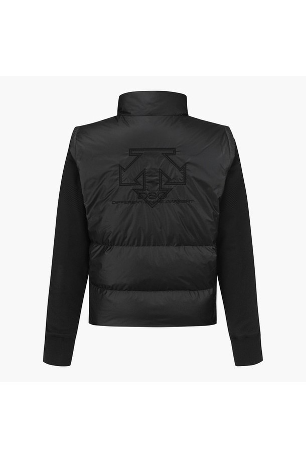 여성 스피릿 하이브리드 다운 점퍼 DQ42WFKOO2는 겨울철 라운딩과 일상에서 모두 활용 가능한 여성 다운점퍼입니다. 스포티한 스타일과 미니멀한 디자인으로, 무지 패턴에 블랙(BLKG)과 아이보리(IVYG) 두 가지 컬러 옵션을 제공합니다. 가볍고 따뜻한 구스다운 90:10 충전재와 하이브리드 다운으로 보온성을 높였으며, 부드러운 촉감의 나일론, 레이온, 폴리에스터 혼방 소재를 사용하여 편안한 착용감을 선사합니다. 집업 스타일의 레귤러핏으로 활동성을 더했으며, 긴 소매 기장과 두꺼운 두께감으로 추운 날씨에도 따뜻하게 몸을 보호해 줍니다.
