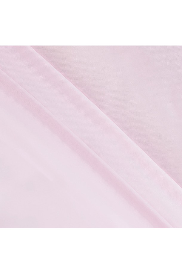 여성 푸퍼 셋업 스커트 라이트핑크 MQ422PSKO1은 겨울철 골프 및 스포츠 활동에 적합한 스포티 스타일의 푸퍼 스커트입니다. 라이트핑크 색상에 A라인 핏으로 여성스러운 실루엣을 연출하며, 부드러운 촉감의 나일론, 폴리에스터, 오리솜털, 오리깃털 혼방 소재로 제작되어 보온성을 높였습니다. 두꺼운 두께감의 패딩 안감과 밴딩, 투웨이 지퍼 디테일로 편안함과 활동성을 더했습니다. 미니멀하고 캐주얼한 디자인으로 다양한 골프룩에 활용하기 좋습니다.
