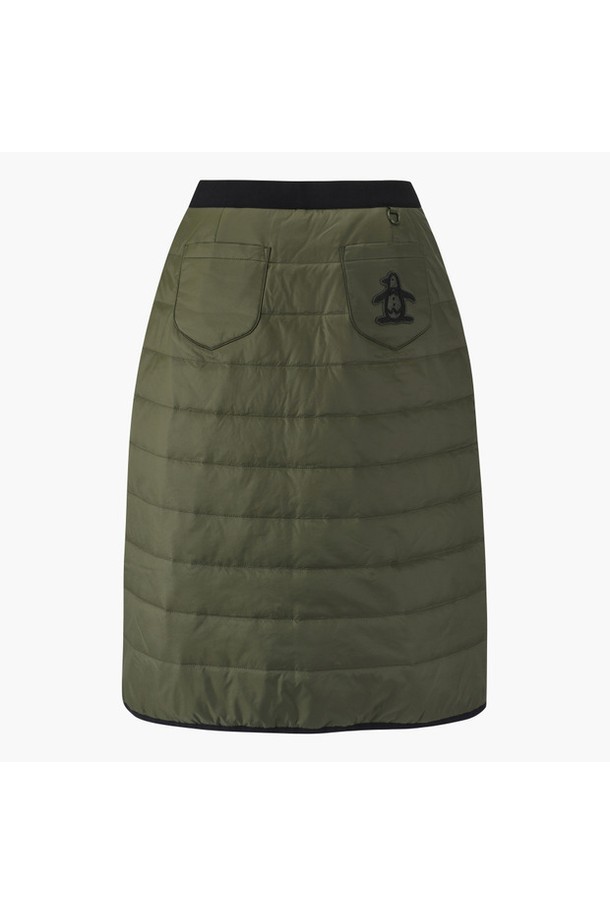 여성 패딩 랩 스커트 MQ422LSKN2는 겨울철 골프 및 스포츠 활동에 적합한 방한용 패딩 스커트입니다. 부드러운 촉감의 나일론과 폴리에스터 혼방 소재로 제작되었으며, 랩 스타일의 레귤러핏으로 편안한 착용감을 제공합니다. 퀼팅 디자인과 두꺼운 두께감으로 보온성을 높였으며, 카키 컬러의 무지 패턴으로 스포티하면서도 미니멀한 스타일을 연출합니다. 골프룩으로 활용하기 좋으며, 다양한 상의와 매치하여 개성 있는 스타일을 완성할 수 있습니다. 안감은 폴리에스터를 사용하여 활동성을 더했습니다.
