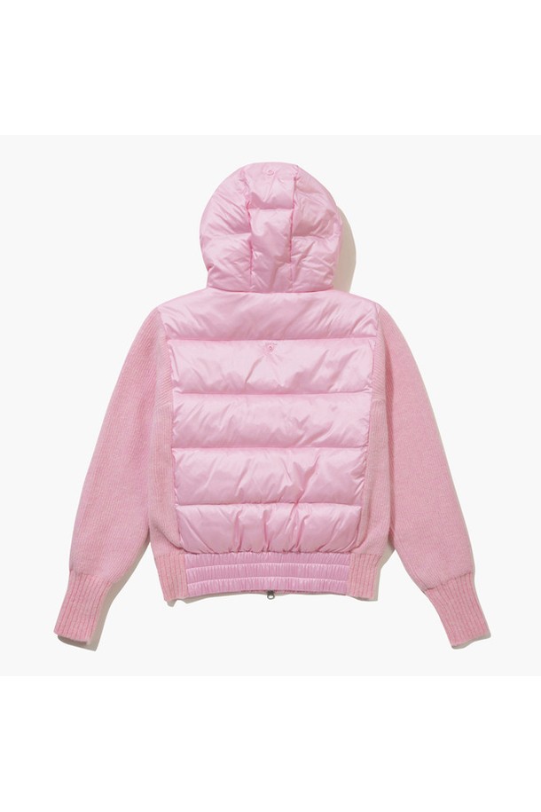 여성 다운 하이브리드 스웨터 점퍼 핑크 MQ422LSJN1은 겨울철 라운딩과 일상에서 모두 활용 가능한 스포티한 스타일의 다운 하이브리드 점퍼입니다. 핑크와 그레이 색상으로 출시되었으며, 부드러운 촉감과 두꺼운 두께감으로 뛰어난 보온성을 제공합니다. 나일론, 울, 폴리에스터, 거위솜털, 거위깃털 등 다양한 소재를 사용하여 보온성과 경량성을 동시에 잡았습니다. 하이브리드 디자인과 니트 배색이 돋보이며, 크롭 기장의 레귤러핏으로 활동성을 높였습니다. 집업 스타일의 긴소매 다운 점퍼로 편안하게 착용할 수 있습니다.
