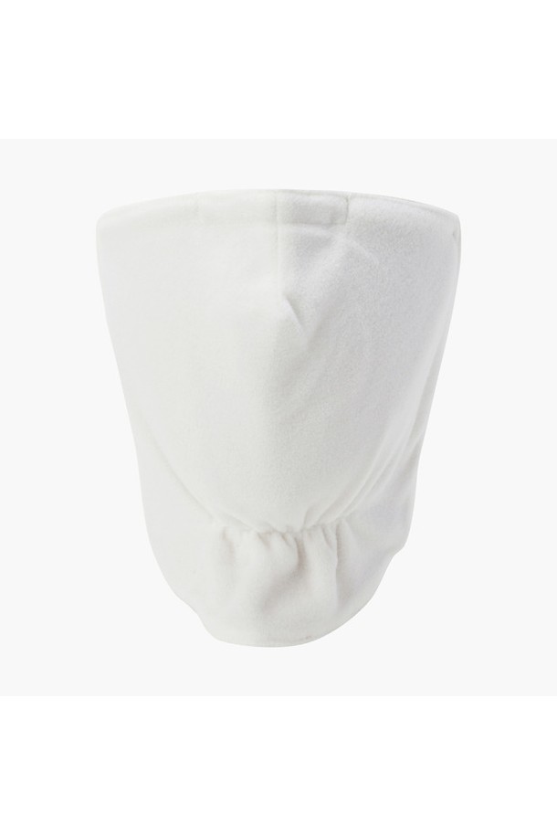 여성 페이스 마스크 DQ42WFWMO2는 추운 겨울철 야외 활동에 적합한 보온 페이스 마스크입니다. 부드러운 촉감의 플리스 소재와 두꺼운 두께로 제작되어 뛰어난 보온성을 제공하며, 코 부분에 와이어가 내장되어 얼굴 형태에 맞게 밀착하여 착용할 수 있습니다. 무지 디자인으로 어떤 의상에도 잘 어울리며, BLKG와 IVYG 두 가지 색상으로 출시되었습니다. 골프, 일상 등 다양한 상황에서 따뜻하고 편안하게 사용할 수 있는 실용적인 아이템입니다. 폴리에스터 소재로 제작되어 관리가 용이합니다.
