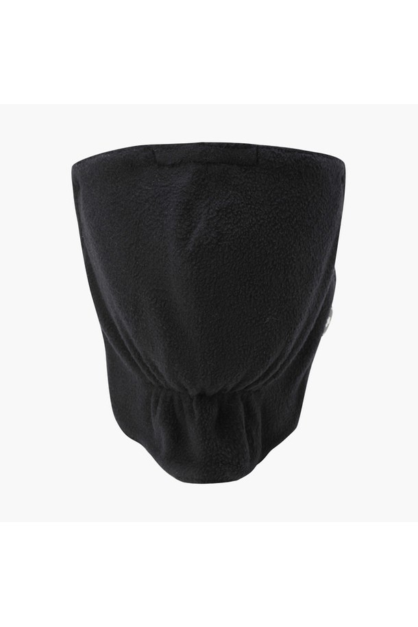 여성 페이스 마스크 DQ42WFWMO2는 추운 겨울철 야외 활동 시 따뜻함과 편안함을 제공하는 골프용 마스크입니다. 부드러운 폴리에스터 플리스 소재를 사용하여 보온성을 높였으며, 코 부분에 와이어를 내장하여 밀착감을 더했습니다. 무지 디자인에 BLKG, IVYG 두 가지 색상으로 출시되어 다양한 의상에 매치하기 용이합니다. 얼굴 전체를 보호하여 찬 바람으로부터 피부를 보호해주며, 두꺼운 두께감으로 뛰어난 보온성을 자랑합니다.
