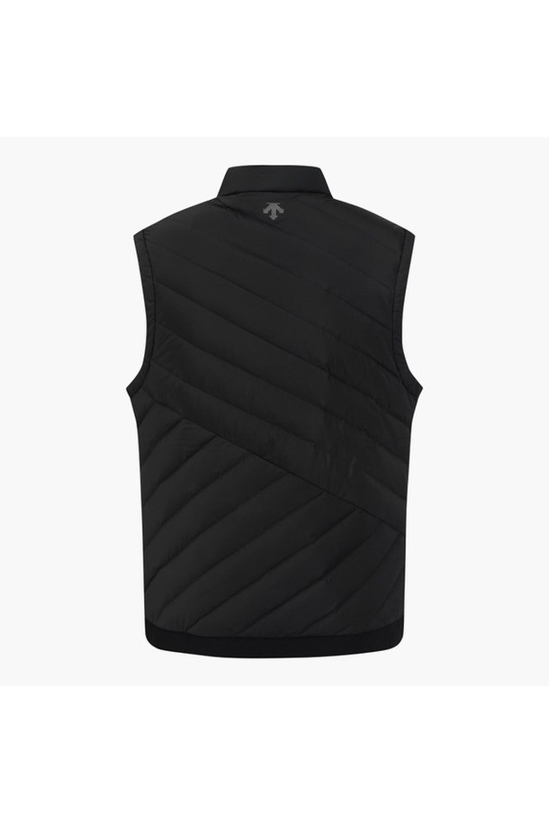 남성용 경량 튜브 다운 베스트 DP32MFDV9A는 겨울철 골프 및 일상생활에서 스타일리시하게 착용하기 좋은 제품입니다. 블랙 컬러의 무지 디자인에 레귤러핏으로 제작되어 미니멀하면서도 스포티한 무드를 연출합니다. 겉감은 폴리에스터와 레이온 혼방으로 부드러운 촉감을 제공하며, 두꺼운 두께감으로 뛰어난 보온성을 자랑합니다. 민소매 디자인으로 활동성을 높였으며, 집업 방식으로 간편하게 착용할 수 있습니다. 솜털 80%, 깃털 20%의 오리털 충전재를 사용하여 가볍고 따뜻하게 몸을 감싸줍니다.
