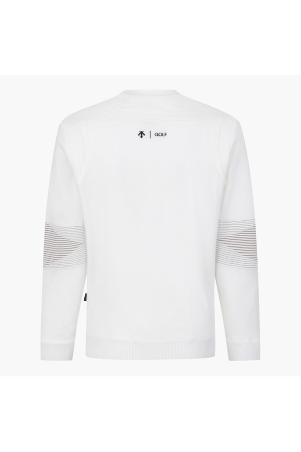 남성용 투톤 하이넥 방풍 스웨터 DQ42MFKPOB는 가을과 겨울, 스포티한 골프룩 연출에 적합한 제품입니다. 부드러운 촉감의 아크릴, 폴리에스터, 모 혼방 소재로 제작되었으며, 레귤러 핏과 긴소매 디자인으로 편안한 착용감을 제공합니다. 하이넥 스타일과 얇은 두께로 디자인되었으며, 방풍 기능과 경량성을 갖춰 활동성을 높였습니다. DGRG, IVYG 두 가지 색상 옵션으로 제공되며, DSG 로고가 포인트를 더합니다.
