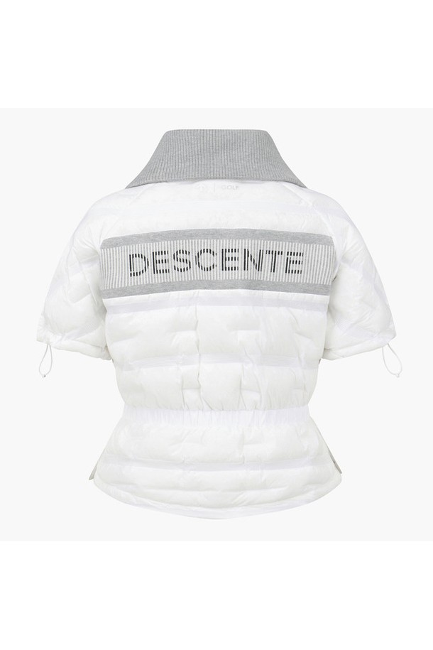 여성 반팔 튜브 다운 점퍼 DQ42WFDJO6는 봄, 가을 시즌에 골프 및 일상에서 활용하기 좋은 아우터입니다. 베이지와 화이트 두 가지 색상으로 출시되었으며, 스포티하고 캐주얼한 스타일을 연출합니다. 튜브 다운 원단으로 제작되어 경량성과 보온성을 동시에 갖췄으며, 니트 카라와 등판 디테일이 특징입니다. 레귤러핏으로 편안하게 착용 가능하며, 집업 스타일로 간편하게 여밀 수 있습니다. 나일론, 폴리에스터, 오리솜털, 오리깃털을 사용하여 부드러운 촉감을 선사하는 두꺼운 두께감의 반소매 다운 점퍼입니다.
