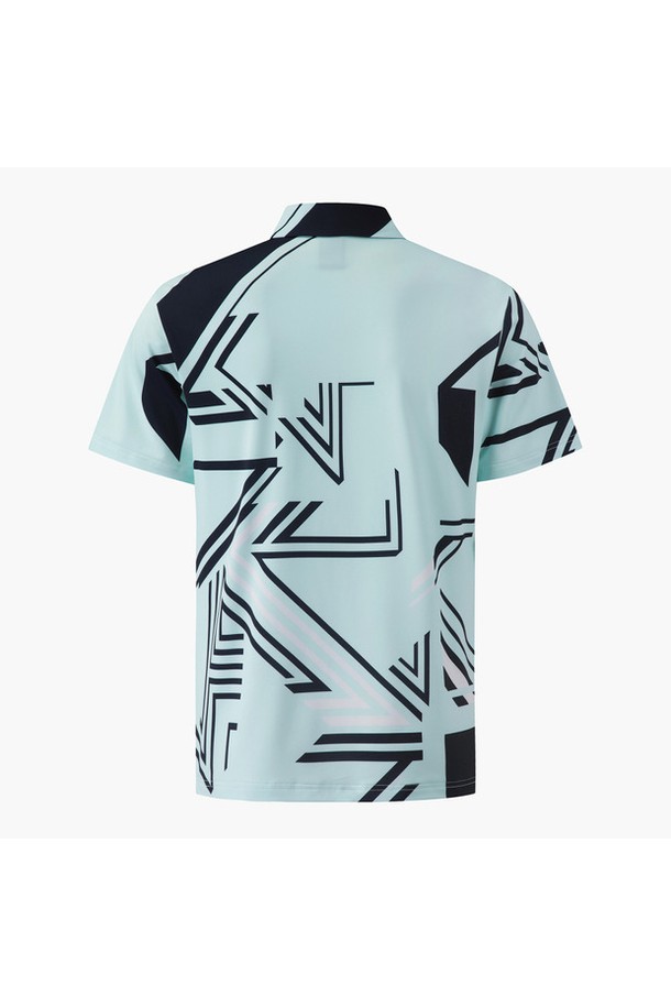 남성 전판 패턴 반팔 카라 티셔츠 (DP22MFTS6G)는 시원한 여름철 골프 라운딩을 위한 남성용 반팔 카라 티셔츠입니다. 스포티한 스타일의 레귤러핏으로, 얇은 두께감과 폴리에스터, 폴리우레탄 혼방 소재로 제작되어 쾌적한 착용감을 제공합니다. LGYG, MNTG 두 가지 색상으로 출시되었으며, 전판 패턴 디자인이 돋보입니다. 골프웨어로 적합하며, 카라넥과 반소매 디자인으로 활동성과 스타일을 동시에 잡았습니다.
