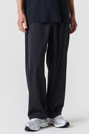 유니 쿨터치 루즈핏 스트레이트 팬츠 - 블랙(QQ123LPT39)