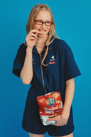 르꼬끄X그로서리스터프 여성 시어서커 점프슈트 - 네이비(QQ222LPT45)