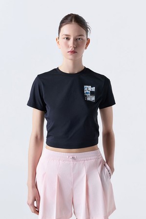 [DESCENTE X 김정윤 작가] 우먼스 그래픽 크롭 반팔 티셔츠 블랙(SQ222ETS65)