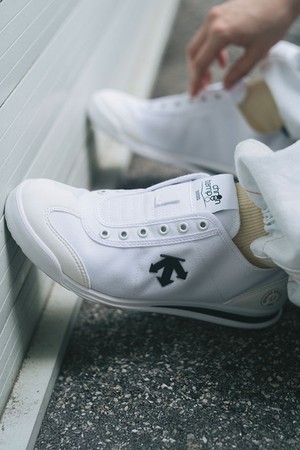 크론템포 슬립온 블랙 화이트(SQ323LSN71)