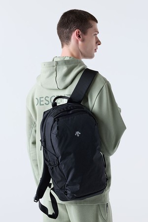 트래블 하이킹 백팩 (18L) 블랙(SQ323UBP74)