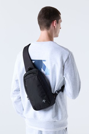 미디엄 경량 슬링백 블랙(SQ323UBG75)