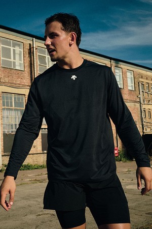 트레이닝 자가드 긴팔 티셔츠 블랙(SQ321TTL81)