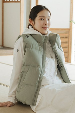 [미유키 착용] 에센셜 푸퍼 덕 다운 베스트 카키 SQ423UDVO1