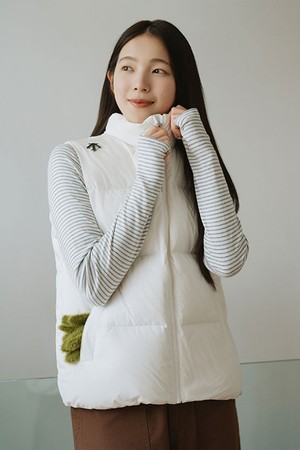 [미유키 착용] 에센셜 푸퍼 덕 다운 베스트 화이트 SQ423UDVO1