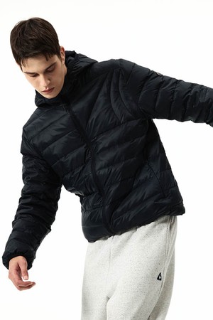 유니 레귤러핏 르에어로 퍼텍스 경량 구스다운 자켓 - 블랙(QQ423EDJO2)
