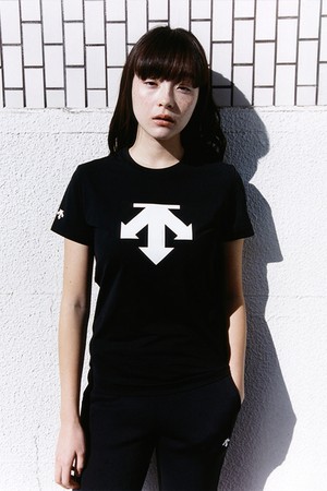 [세리나 착용] 터프 스피릿 반팔 티셔츠 블랙 SR123UTS12