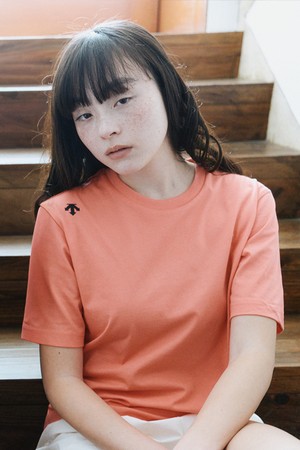 [세리나&소빈 착용] 컴포트핏 백그래픽 반팔 티셔츠 코튼 캔디 핑크 SR123UTS16