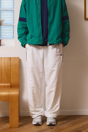 유니 스트레이트 루즈핏 팬츠 - 화이트 QR123LPT21