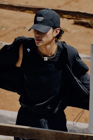 [홍태준 착용] 러닝 에어글라이더 경량 슬리브리스 블랙 SR223RST41