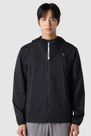 유니 러닝 르에어 퍼텍스 경량 자켓 - 블랙 QR123EJK32