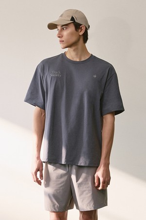 유니 르프레쉬 루즈핏 다잉 반팔티 - 다크그레이 QR223ERS43