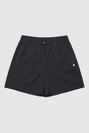 여성 쉐이드온 경량 우븐 4부 루즈핏 숏팬츠 - 블랙 QR222OHP41