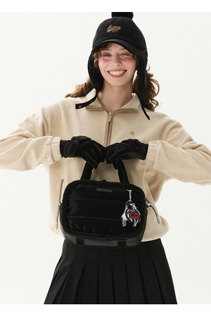 여성 폼폼 패딩 토트백 _BLCK GR422LBGO1_BLACK-a