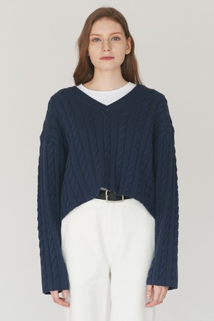 [22SS] CABLE V NECK KNIT - NAVY