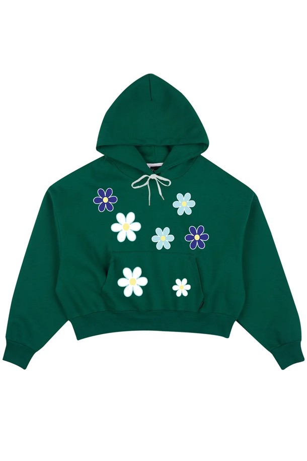 씨알에스디엘 세븐 플라워 크롭 후드는 여성용 캐주얼 상의로, 봄, 가을에 착용하기 좋습니다. 부드러운 면 소재로 제작되어 편안한 착용감을 선사하며, 그린 컬러와 플라워 프린트 디테일이 돋보입니다. 레귤러핏에 긴 소매, 후드 네크라인, 크롭 기장으로 디자인되어 트렌디한 스타일을 연출합니다.
