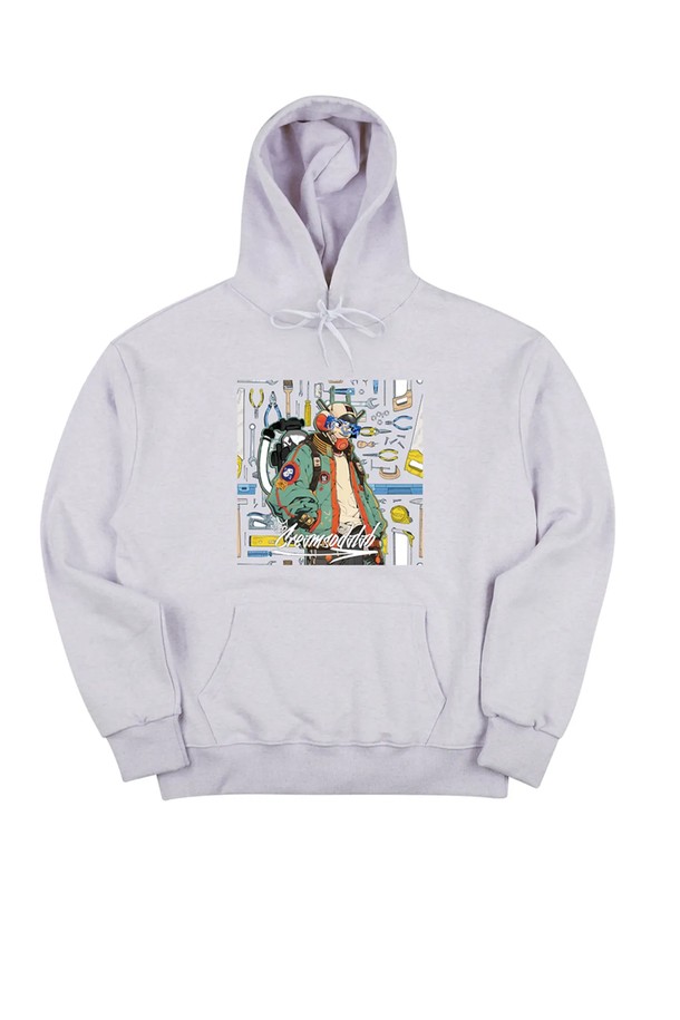 씨알에스디엘 다이스 보이 후드는 남성용 오버핏 후드티셔츠입니다. 가을, 겨울에 착용하기 좋으며, 캐주얼 및 스트릿 스타일을 연출할 수 있습니다. 화이트 컬러에 그래픽 프린트 디테일이 돋보이는 긴소매 레귤러 기장 상의입니다.
