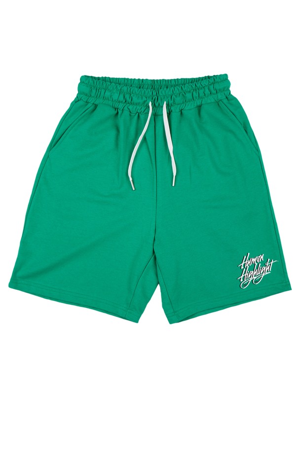 씨알에스디엘 휴먼 하이라이트 트레이닝 숏팬츠는 남성용으로, 블랙, 그레이, 그린, 레드 4가지 컬러로 출시되었습니다. 면 소재의 부드러운 촉감과 와이드핏으로 편안함을 제공하며, 신축성 있는 고탄력 허리밴딩으로 활동성을 높였습니다.  일상 및 트레이닝 용도로 적합하며, 텀블 워싱 및 텐터 가공으로 뒤틀림을 최소화하고, 숏 기장과 무지 패턴으로 스포티하고 베이직한 스타일을 연출합니다.
