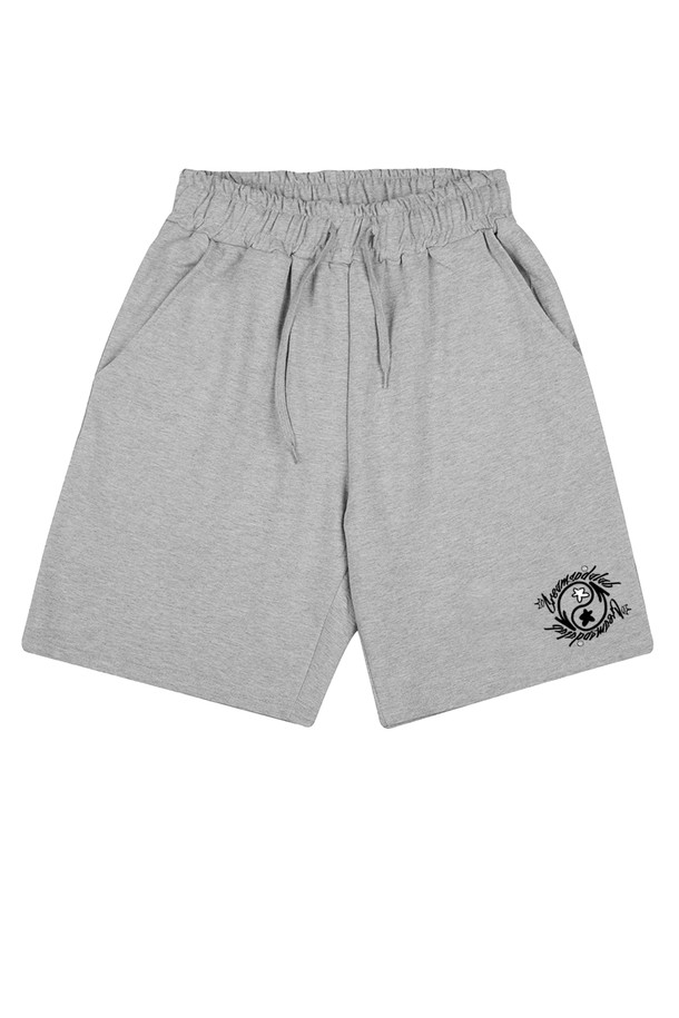 씨알에스디엘 써클 로고 트레이닝 숏 팬츠는 면 소재로 제작되어 부드러운 촉감을 자랑하며, 스포티하고 캐주얼한 스타일을 연출합니다. 밴딩 허리, 루즈핏 와이드 핏으로 편안한 착용감을 제공하며, 4가지 컬러(Black, Grey, Green, Red)로 출시되어 취향에 맞게 선택할 수 있습니다. 고탄력 허리 밴드, 뒷주머니, 내구성 있는 봉제와 비틀림을 최소화한 디자인으로 트레이닝과 일상에서 활용하기 좋습니다.
