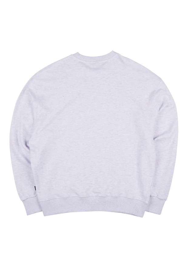 씨알에스디엘 스트릿 잼 1984 맨투맨은 남성용으로, 라이트 그레이와 블랙 두 가지 색상으로 제공됩니다. 면과 폴리에스테르 혼방 소재로 제작되어 부드러운 촉감을 자랑하며, 루즈핏에 긴 소매 디자인으로 편안한 착용감을 선사합니다. 1980년대 레트로 감성을 담은 로고 프린트가 돋보이며, 더블워싱 가공과 A라인 숄더 디테일이 특징입니다.
