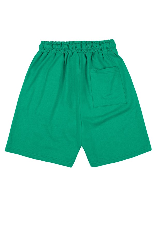 씨알에스디엘 로고 트레이닝 숏 팬츠는 부드러운 면 소재로 제작되어 얇고 시원한 착용감을 선사하며, 일상생활 및 스포츠 활동에 적합합니다. 넉넉한 와이드 루즈핏으로 편안함을 더하고, 허리 밴딩과 텐터 가공 처리된 원단, 뒷면 유틸리티 포켓, 내구성 있는 소재가 특징입니다. 스포티하면서도 캐주얼한 스타일을 연출하며, 시원한 Green 컬러와 로고 패턴 디자인으로 포인트를 더한 여름철 필수 아이템입니다.
