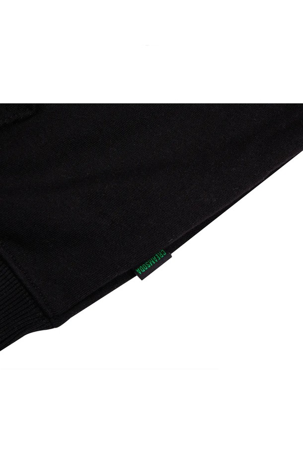 씨알에스디엘 디아이즈 박스 로고 후드는 남녀 공용으로, 가을과 겨울에 착용하기 좋은 두꺼운 면 소재의 후드티입니다. 오버핏 디자인에 블랙 컬러, 긴 소매 기장으로 제작되었으며, 스트릿/캐주얼 스타일을 연출하기 좋습니다. 전면에 박스 로고 프린트가 돋보이는, 개성 있는 디자인의 상의입니다.
