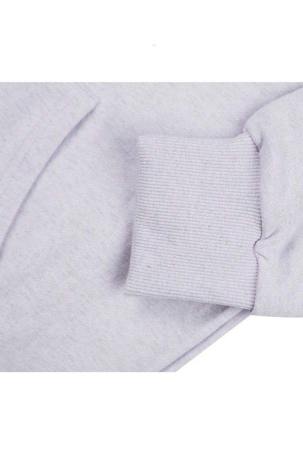 씨알에스디엘 디아이즈 박스 로고 후드는 가을, 겨울 시즌에 착용하기 좋은 두꺼운 두께감의 면 소재 후드티셔츠입니다. 오버핏 디자인에 부드러운 촉감으로 편안한 착용감을 선사하며, 캐주얼 및 스트릿 스타일 연출에 적합합니다. 전면에 박스 로고 프린팅이 돋보이는 유니섹스 제품입니다.
