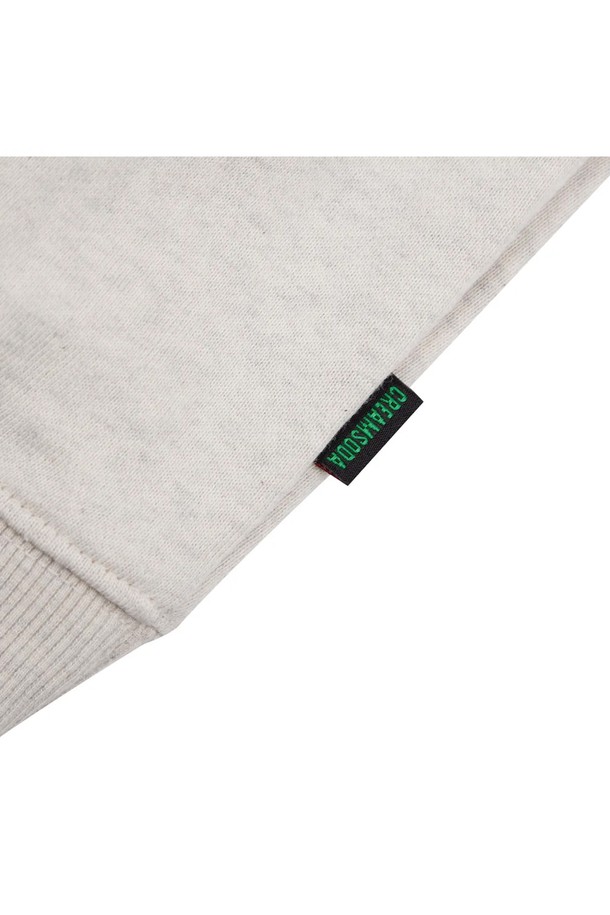 씨알에스디엘 디아이즈 박스 로고 후드는 아이보리, 화이트 두 가지 색상으로 출시된 공용 후드티입니다. 가을, 겨울에 적합하며, 부드러운 면 소재로 제작되어 편안한 착용감을 선사합니다. 오버핏 크롭 기장에 박스 로고 프린트가 돋보이는 캐주얼 & 스트릿 스타일의 긴소매 후드티입니다.
