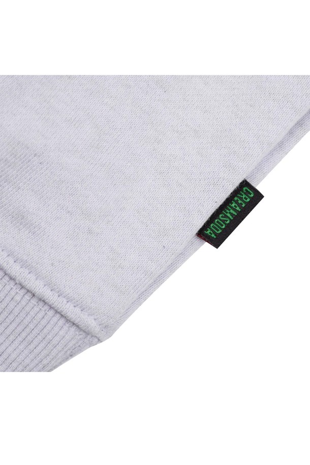 씨알에스디엘 유에스에이 바스켓볼 후드는 가을과 겨울에 어울리는 남성용 후드티셔츠입니다. 라이트 그레이, 네이비 두 가지 색상으로 출시되었으며, 두껍고 부드러운 면과 폴리에스테르 혼방 소재로 제작되어 편안한 착용감을 선사합니다. 70-80년대 미국 대학 스웨트셔츠 디자인을 기반으로 한 빈티지 스타일과 더블 워싱 가공으로 자연스러운 멋을 더했습니다. 오버핏과 릴랙스핏으로 편안하게 착용 가능하며, 일상, 집콕, 산책 등 다양한 TPO에 활용할 수 있습니다. 후드, 긴소매, 로고, 프린트 패턴이 특징이며, 캐주얼, 스포티, 레트로 스타일을 즐기는 남성에게 제격입니다.
